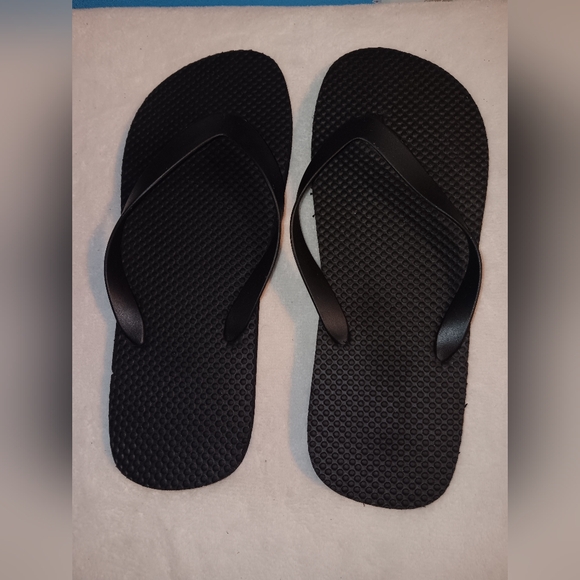 NWOT Black Strappy Ballet Flats Flip Flops Women's Size 9/10 - Picture 1 of 4